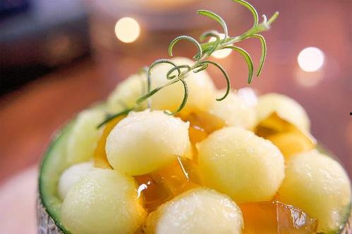 霸州甜品吃瓜,甜蜜瓜果，尽享夏日清凉滋味